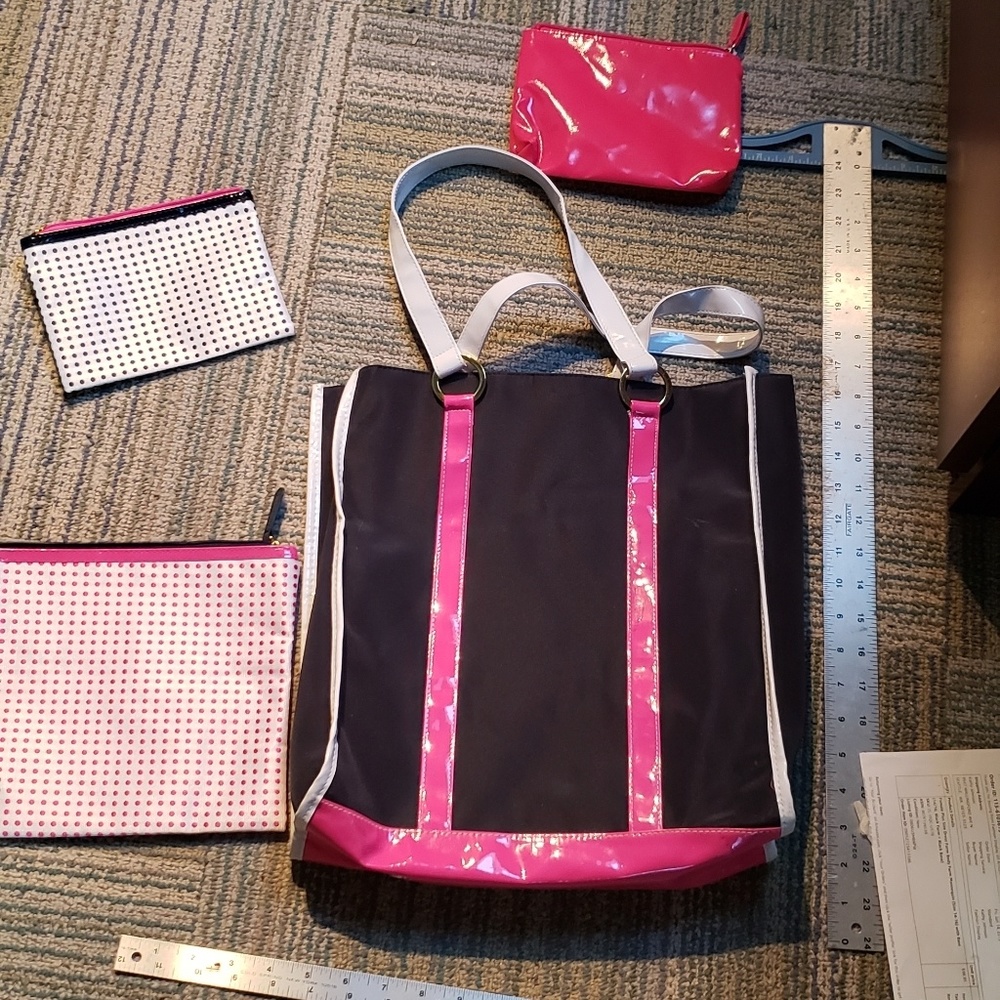 4 piece beach bag tote by Estee lauder